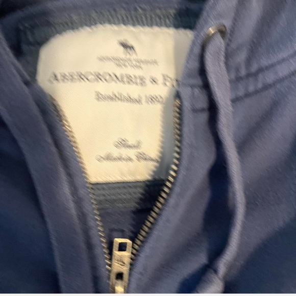 abercrombie and fitch sleeveless sweater with hoodie - Picture 2 of 7